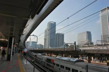 Япония | Токийский вокзал: огромный многоэтажный комплекс и средоточие всех известных на сегодняшний день видов железнодорожного транспорта