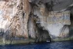 В Голубом гроте скалы переливаются самыми невероятными оттенками | Мальта
