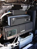 В потайном отсеке багажника спрятались CD/DVD-чейнджеры  | Range Rover V8 Supercharged