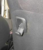 Фирменная «семейная» штука — этот крючок на спинке водительского сиденья есть у Vitz, FunCargo и прочих собратьев «Иста» | Toyota Ist
