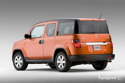Honda Element & Suzuki Spash | Багажная дверь на Element распашная, причем разъем створок не вертикальный, а горизонтальный