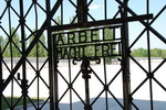 Arbeit macht frei — работа делает свободным — фраза, которая встречала узников немецких концлагерей, в том числе и Дахау  | Европа