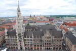 Главное архитектурное притяжение Мариенплац — центральной площади Мюнхена — Новая ратуша | Европа