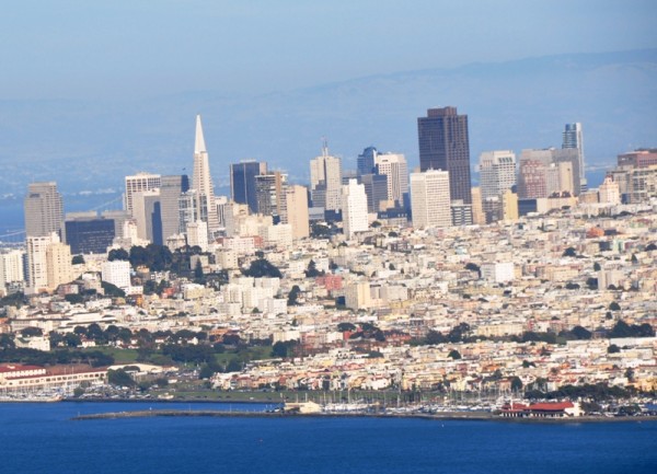 Сан-Франциско – город с самой большой плотностью населения в США после Нью-Йорка – 750 тыс. его жителей живут здесь на 122 кв. км.