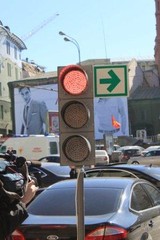 В России могут разрешить поворот направо под красный сигнал светофора