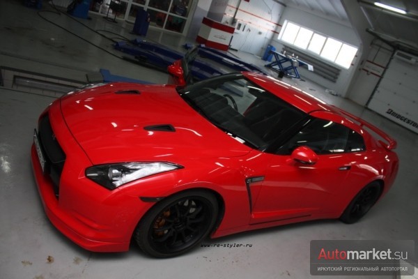 Nissan GT-R R35 Red