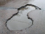 В Иркутске приступили к ямочному ремонту городских дорог