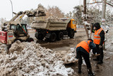 Дороги Иркутска очистили после снегопада с помощью песка, соли и жидких реагентов