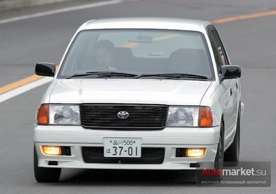 Toyota Crown Comfort TRD