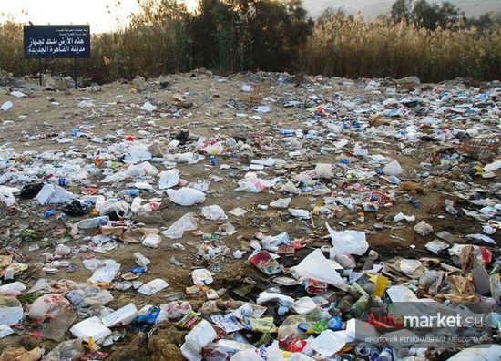 Кучи мусора повсеместно – это то, что неприятно поражает иностранца в Египте. Хотя подобный снимок запросто можно сделать и в Иркутске